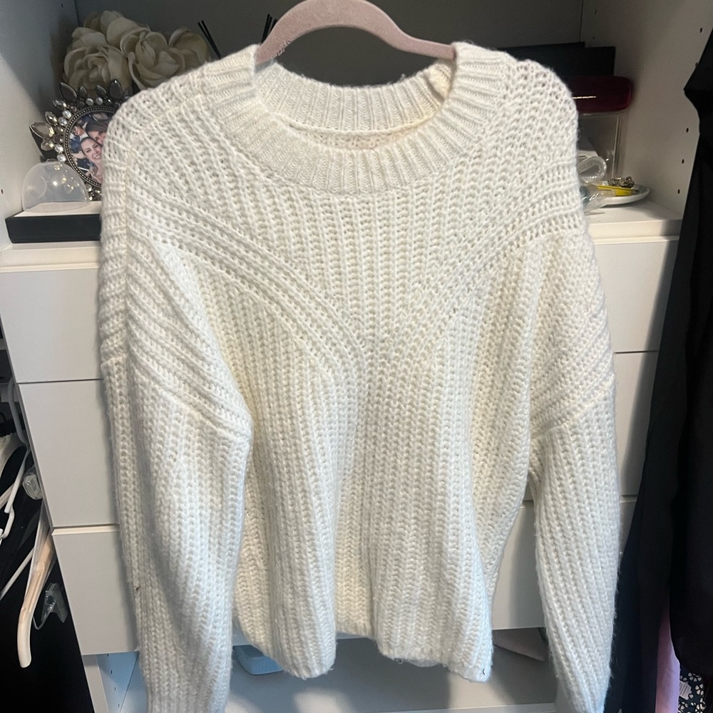 Abercrombie & Fitch Cream Chunky Crewneck Sweater
